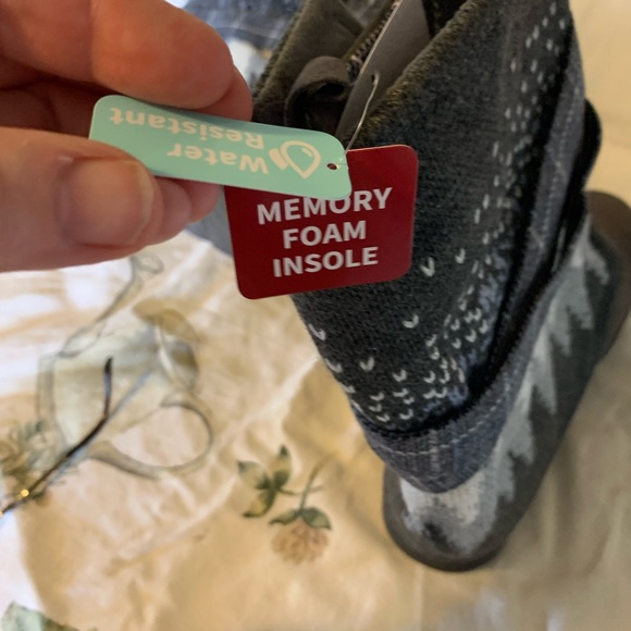 Super cute Winter boots NWT - Picture 6 of 7